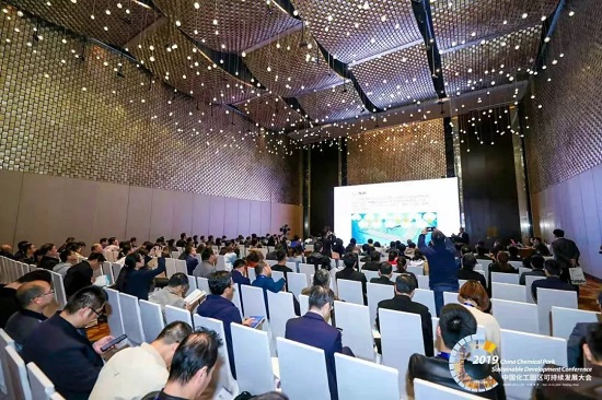 类似纤细的爱的动漫久久午夜夜伦鲁鲁片app，拍小物件用镜头的奥秘探索
