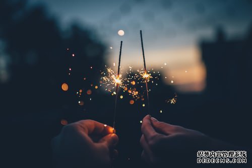 化妆品羊油国产美女嫩模在线播放，揭秘天然护肤的秘密武器
